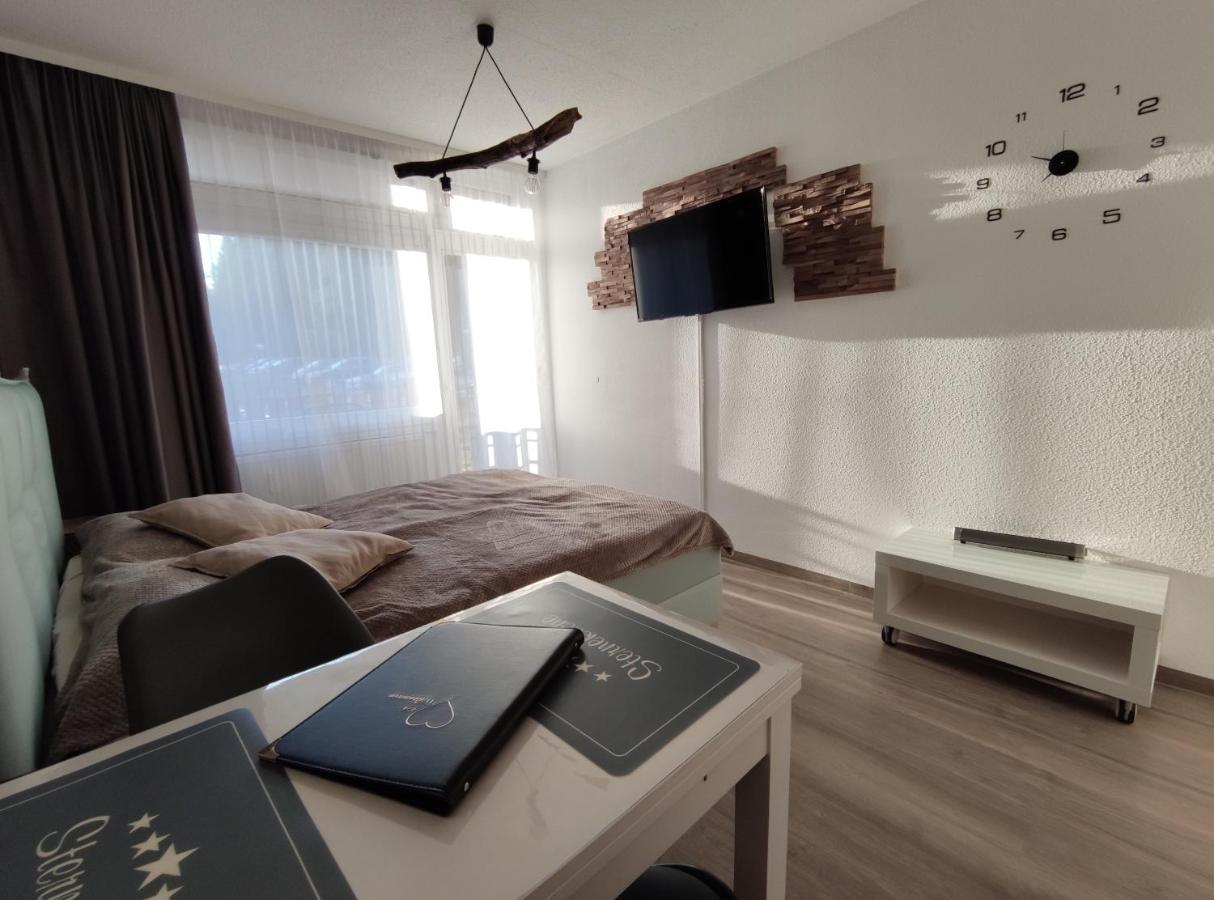 Studio 20Qm Mit Balkon Und Innenpool - 22010 施卢赫湖 外观 照片