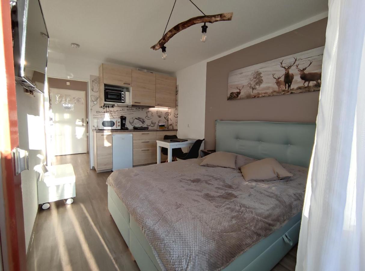 Studio 20Qm Mit Balkon Und Innenpool - 22010 施卢赫湖 外观 照片