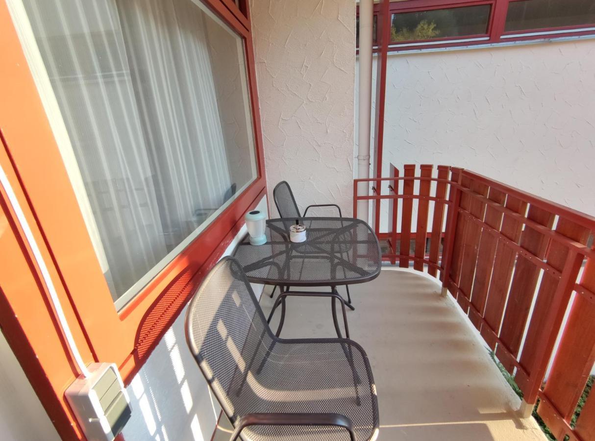 Studio 20Qm Mit Balkon Und Innenpool - 22010 施卢赫湖 外观 照片
